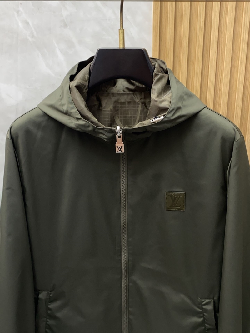 l0vis Vvtt0n outwear